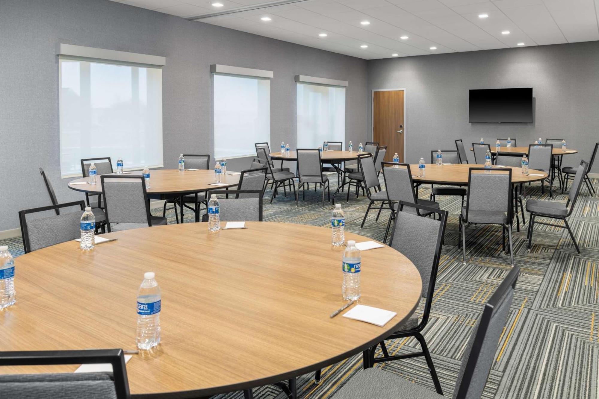 Homewood Suites By Hilton Holland Exterior photo